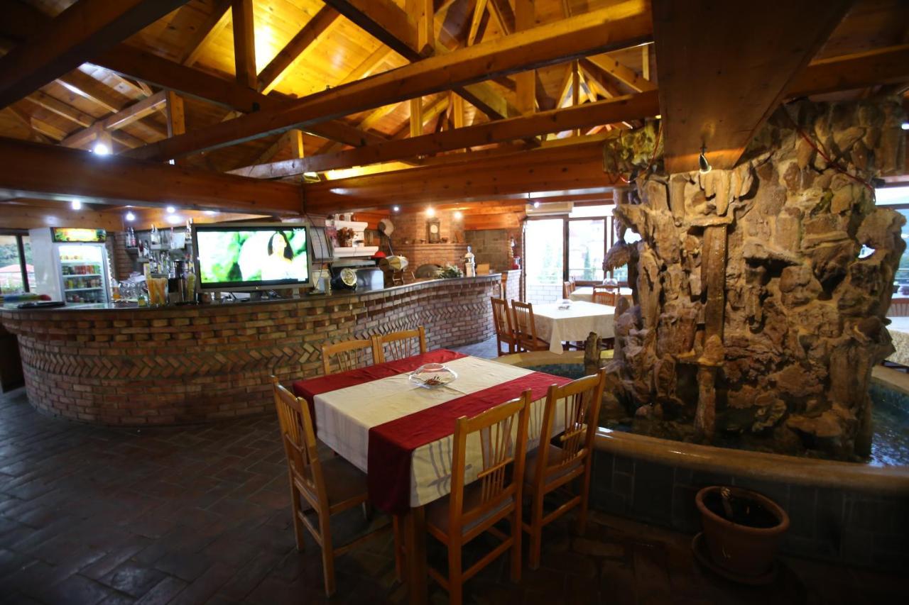 Hotel Pasarela Берат Екстериор снимка