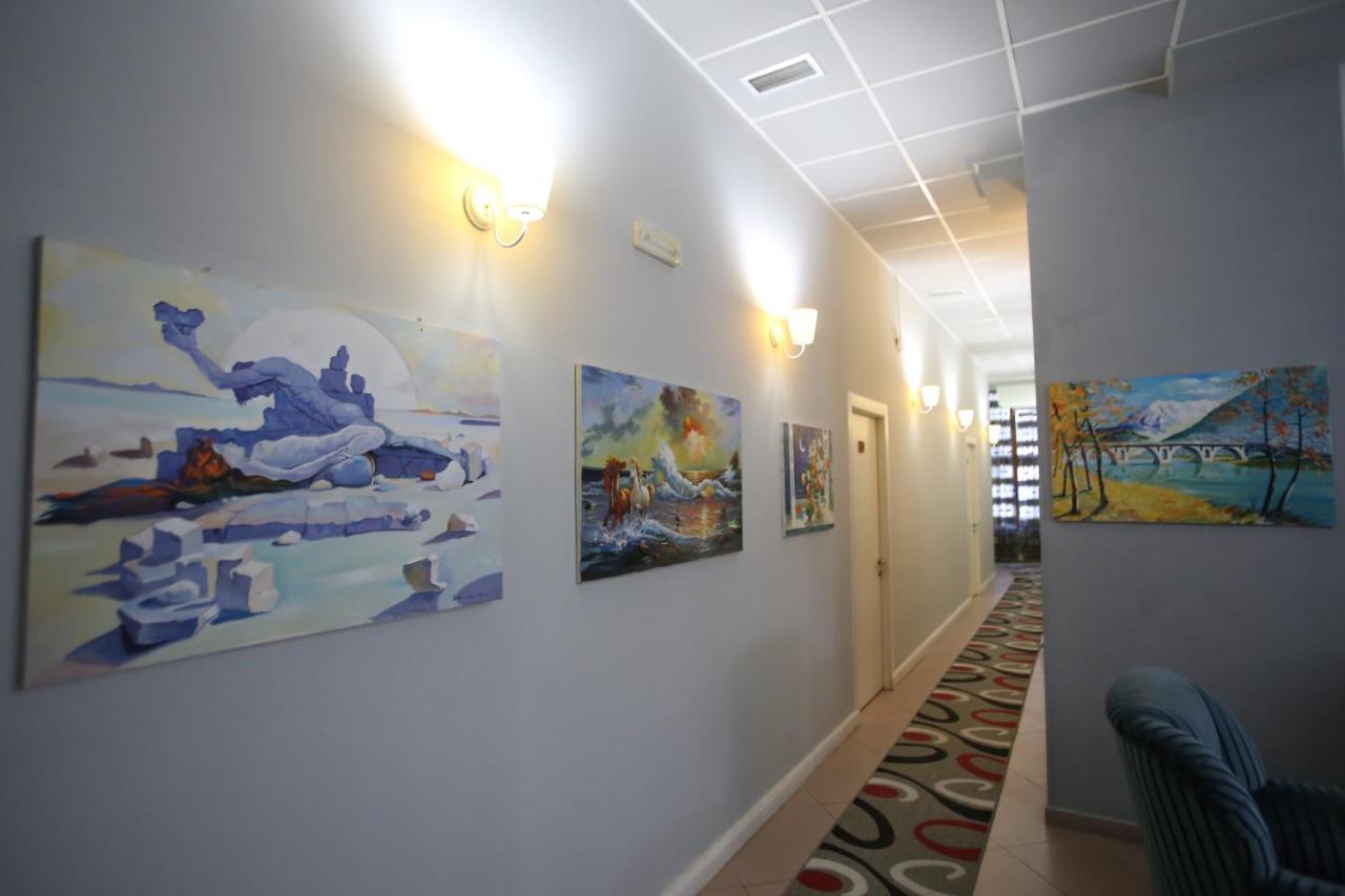Hotel Pasarela Берат Екстериор снимка