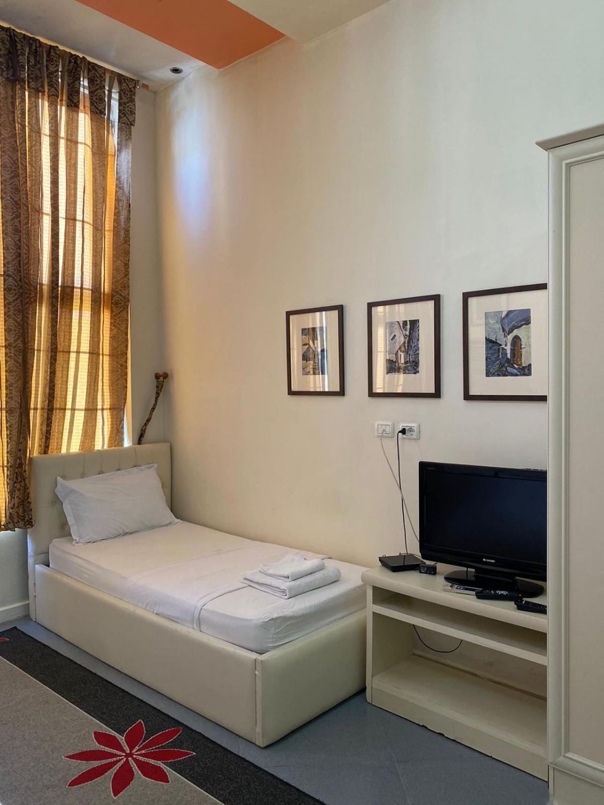 Hotel Pasarela Берат Екстериор снимка