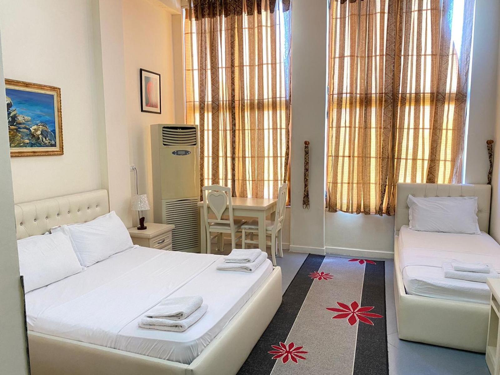 Hotel Pasarela Берат Екстериор снимка